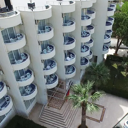 Egeria Park 3*